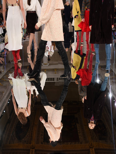 Виктория Бекхэм представила новую коллекцию Осень/Зима-2020. Фото AFP