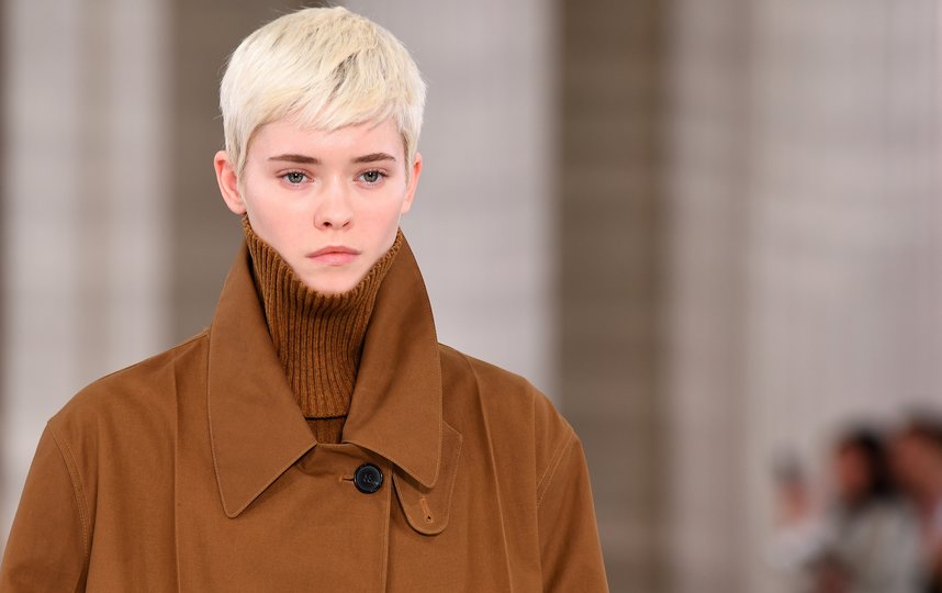 Виктория Бекхэм представила новую коллекцию Осень/Зима-2020. Фото AFP