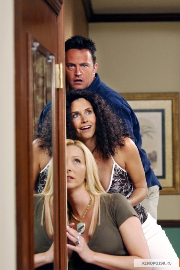 Кадр из сериала "Друзья". Фото "Юниверсал Пикчерс Рус", kinopoisk.ru