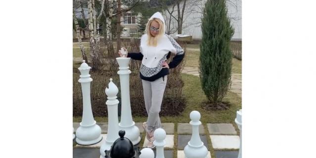 Яна Рудковская.