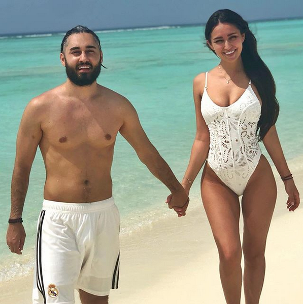 Рэп-исполнитель Мот с семьёй. Фото Скриншот instagram.com/mmott23/