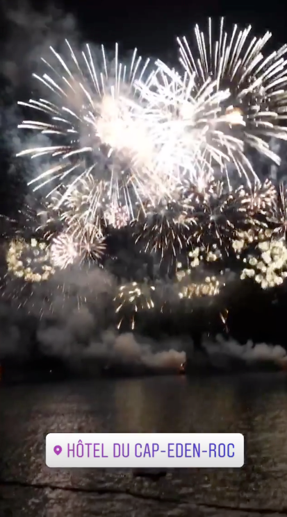 Фейерверк в честь Анастасии Потаниной и Артёма Кручина. Фото Instagram/a_ragozina