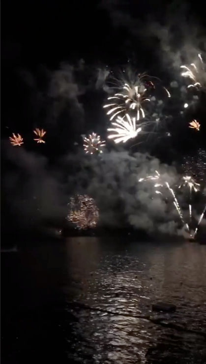 Фейерверк в честь Анастасии Потаниной и Артёма Кручина. Фото Instagram/a_ragozina