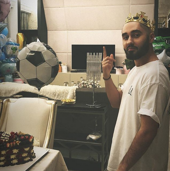 Рэп-исполнитель Мот с семьёй. Фото Скриншот instagram.com/mmott23/