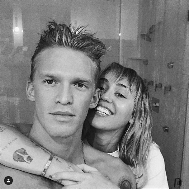 Майли Сайрус и Коди Симпсон. Фото скриншот instagram.com/mileycyrus/?hl=ru