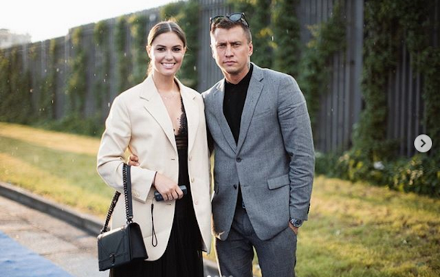 Агата Муцениеце и Павел Прилучный. Фото скриншот: instagram.com/agataagata/