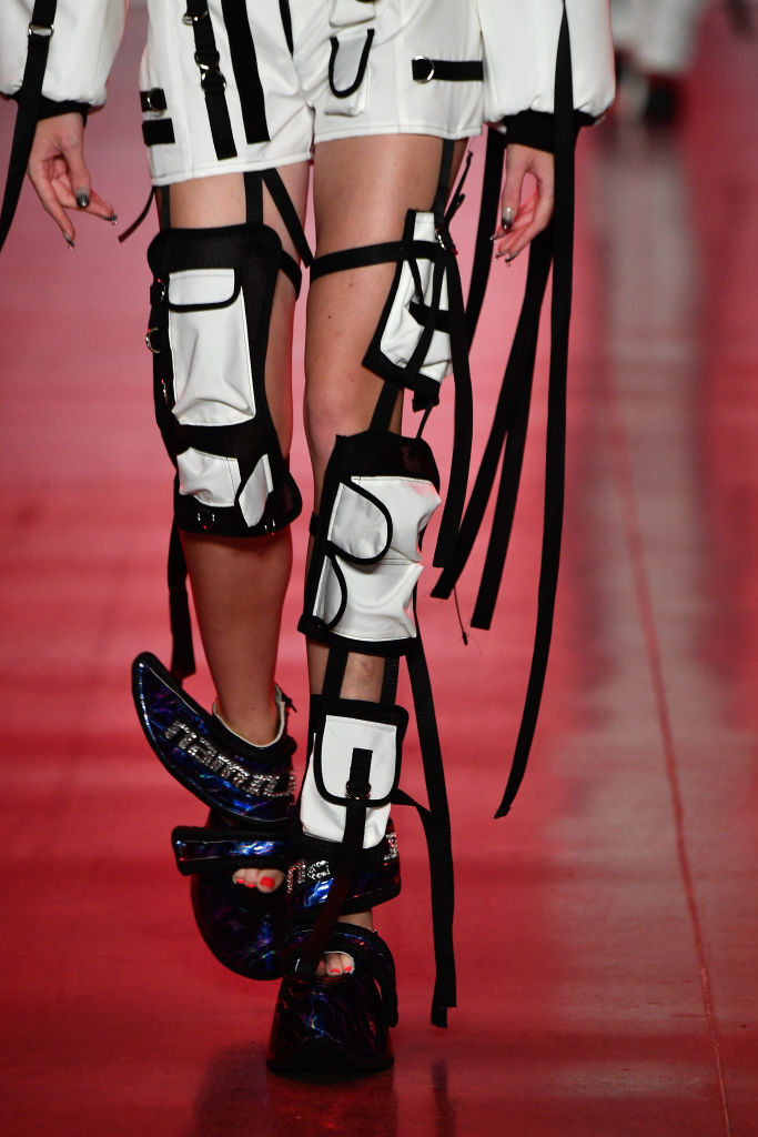 Пэрис Хилтон приняла участие в показе бренда Namilia на Неделе моды в Нью-Йорке. Фото Getty