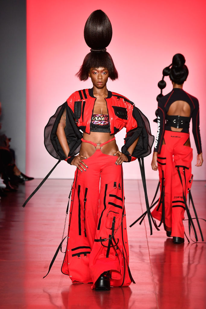 Пэрис Хилтон приняла участие в показе бренда Namilia на Неделе моды в Нью-Йорке. Фото Getty