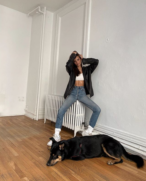 Популярная супермодель Эмили Ратаковски. Фото скриншот: instagram.com/emrata/