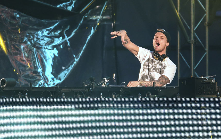 Прощай, эпоха: лучшие треки революционера танцевальной музыки Avicii
