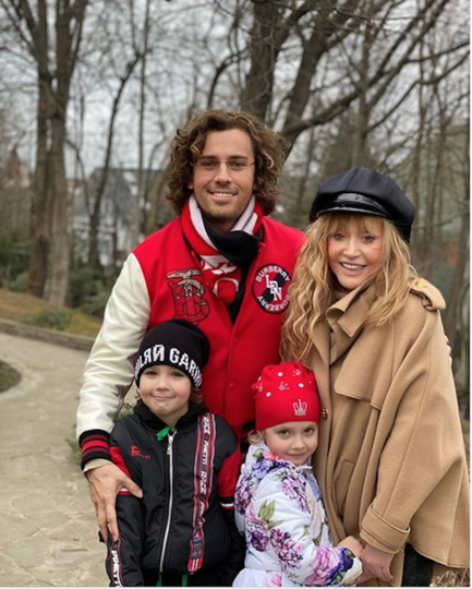 Пугачёва и Галкин с детьми. Фото Instagram @maxgalkinru