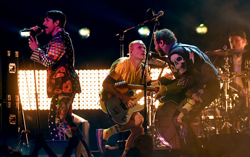 Red Hot Chili Peppers работают над новым альбомом с гитаристом Джоном Фрушанте