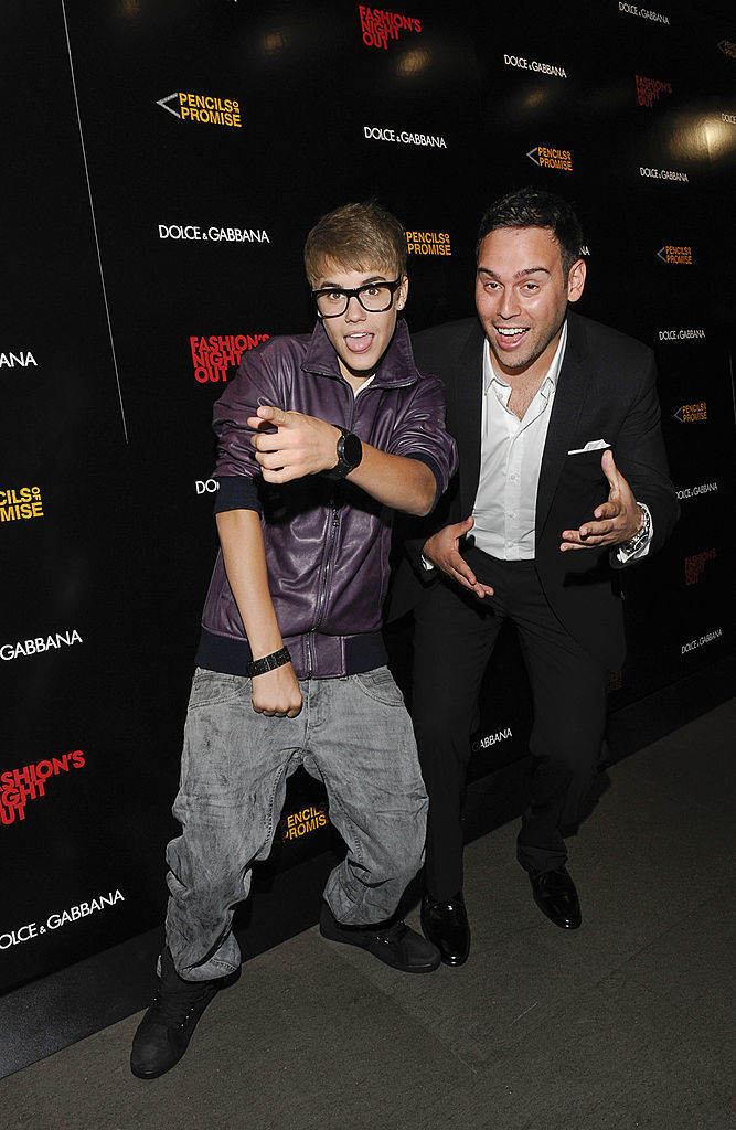 Джастин Бибер и Скутер Браун. Фото Getty