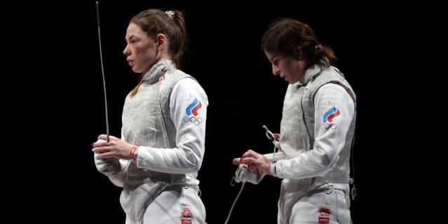Марта Мартьянова и Инна Дериглазова во время командного финала на Олимпиаде в Токио.