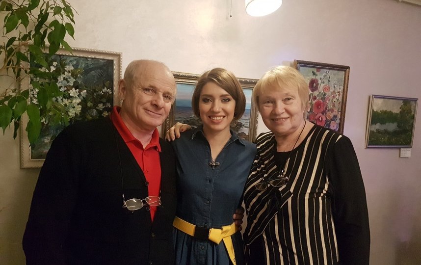 Виталина с тренерами - Натальей Ивановной и Валентином Петровичем Кудриными. Фото предоставила Ирина Бацарашкина