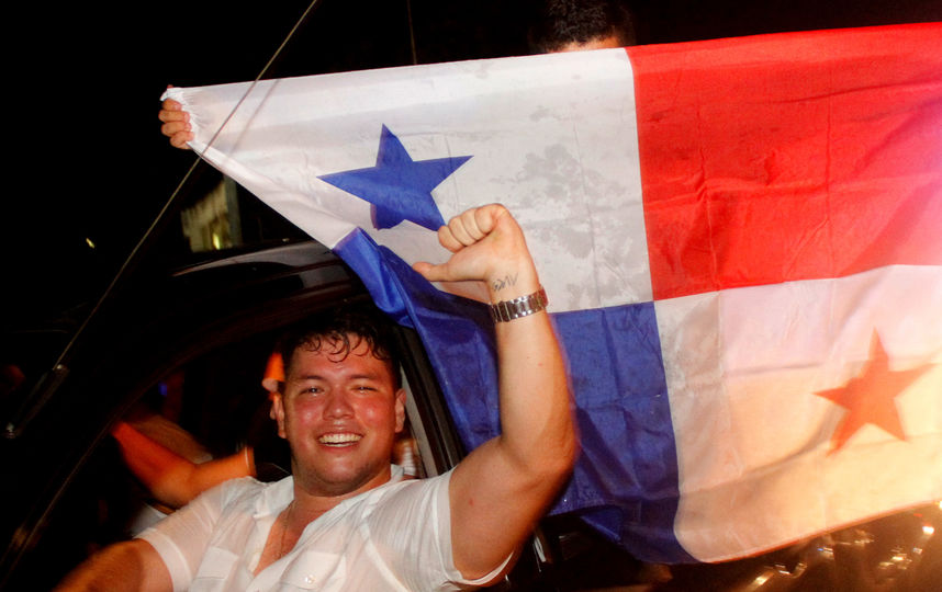 Болельщики сборной Панамы празднуют успех. Фото AFP