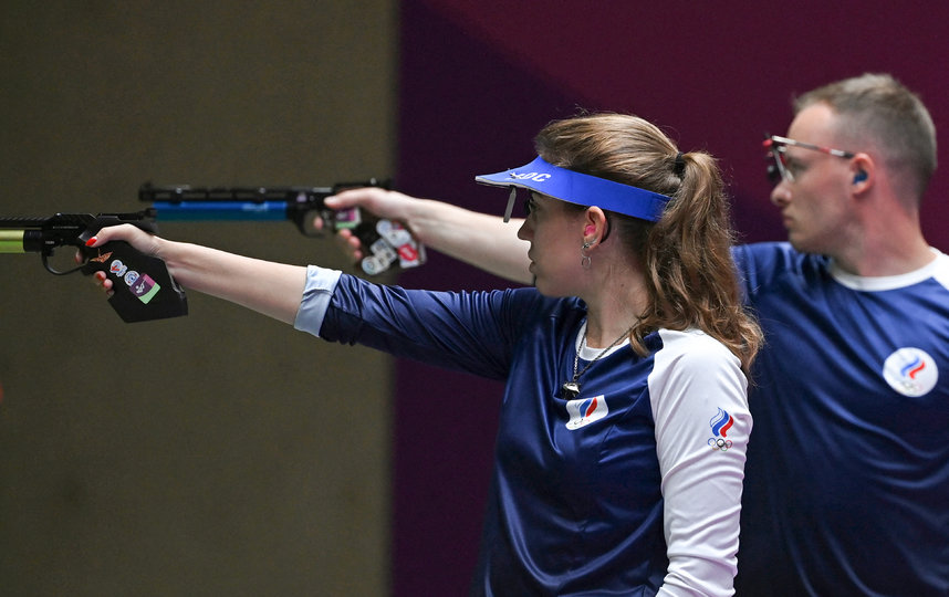 Виталина Бацарашкина и Артём Черноусов. Фото AFP