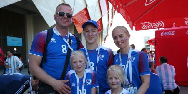Сара Стурлудоттир приехала в Россию с мужем и детьми.