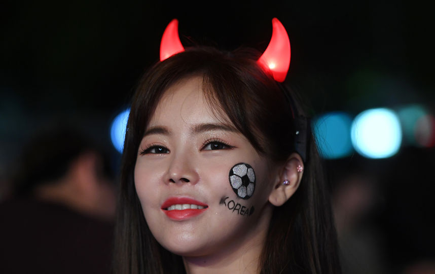 Болельщица из Южной Кореи на матче Швеция – Корея. Фото AFP