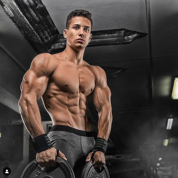 Скриншот Instagram @tema_fit.
