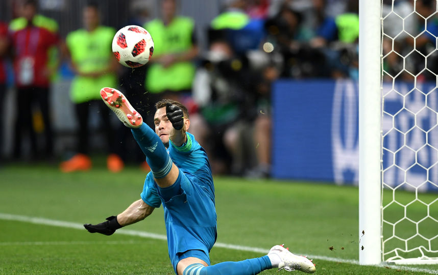 Тот самый сейв Игоря Акинфеева, который подарил сборной России выход в четвертьфинал ЧМ–2018. Фото Getty