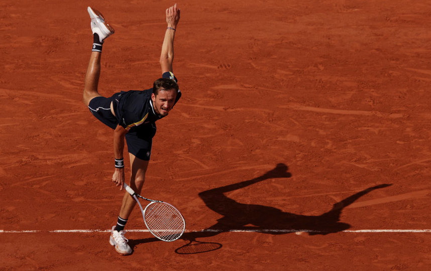 Теннис во Франции: Медведев и Павлюченкова поборются за полуфинал