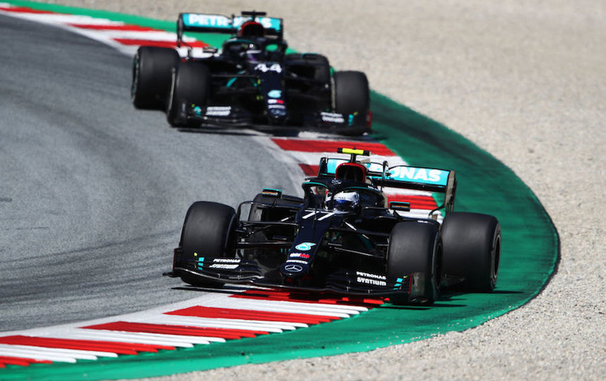 Валттери Боттас и Льюис Хэмилтон. Фото Getty