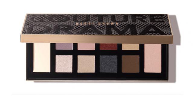 Палетка теней для глаз Couture Drama Eye Shadow Palette от Bobbi Brown (5900 руб.).
