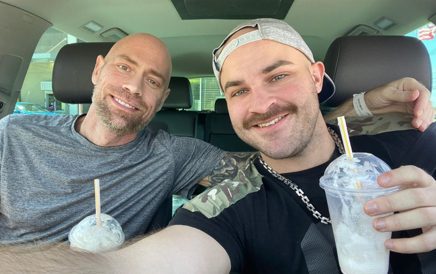 Мужчину выписали спустя 57 дней после госпитализации. Фото instagram.com/thebearded_nurse