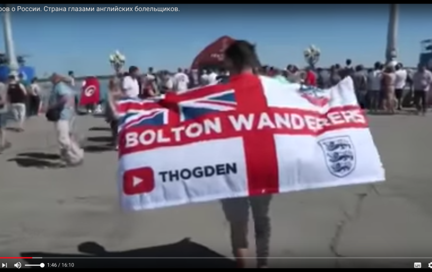 Тео и его отец в восторге от поездки в Россию. Фото Скриншот Youtube