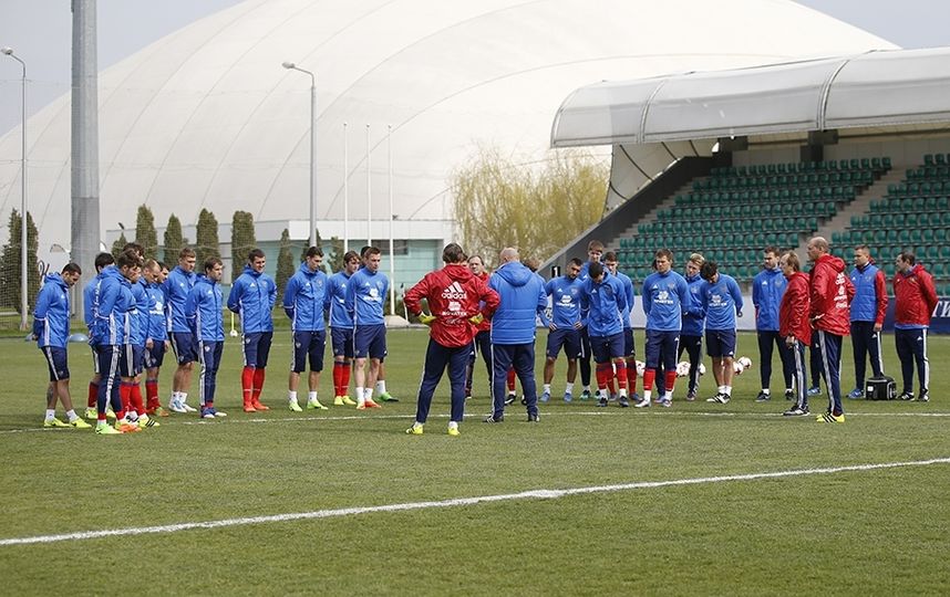 Тренировка сборной России по футболу. Фото www.rfs.ru