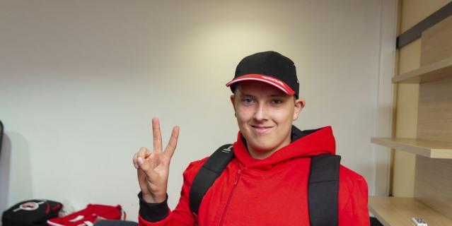 Флагоносец Максим Обидин.