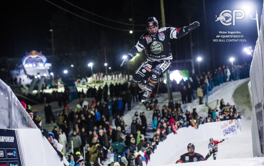 Участники RedBull Crashed Ice в Финляндии. Фото Фото предоставлено Red Bull