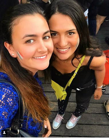 Болельщица матча Франция – Бельгия. Фото Instagram/liz.simeoni