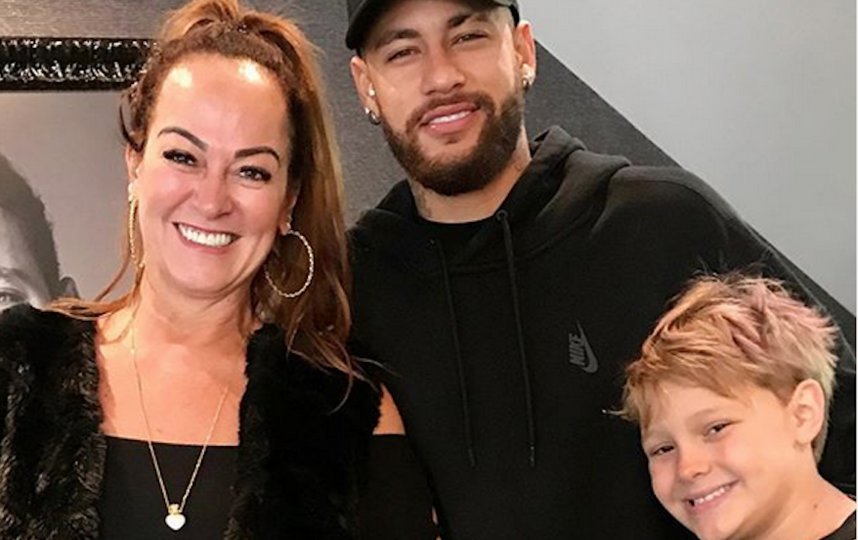 Мама Неймара с сыном и внуком. Фото Instagram @nadine.goncalves