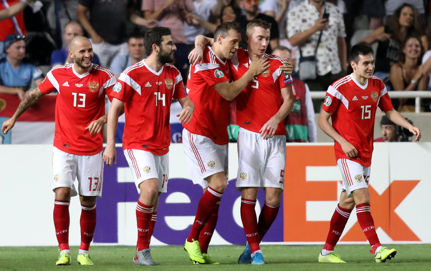 Сборная России одержала победу со счётом 5:0. Фото AFP