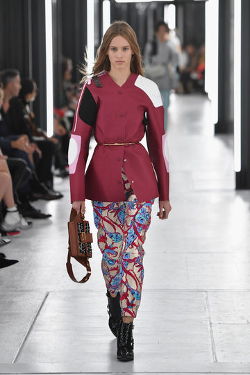 Показ Louis Vuitton на Неделе моды в Париже. Фото Getty