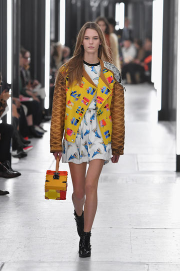 Показ Louis Vuitton на Неделе моды в Париже. Фото Getty