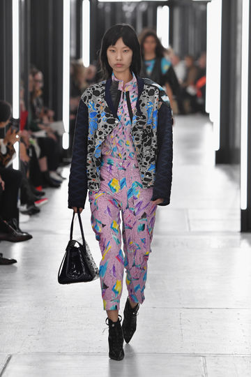 Показ Louis Vuitton на Неделе моды в Париже. Фото Getty
