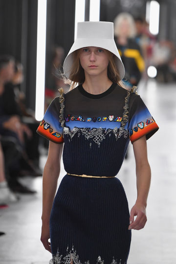 Показ Louis Vuitton на Неделе моды в Париже. Фото Getty