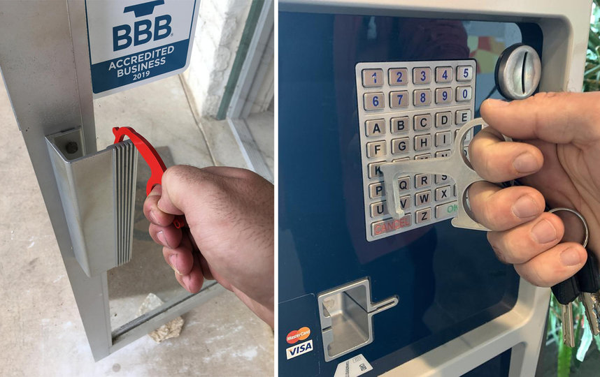 Китайские, американские и европейские продавцы печатают такие брелоки на 3D-принтере, вырезают из полимера или изготавливают из алюминия. Фото Предоставлено интернет-платформой Etsy