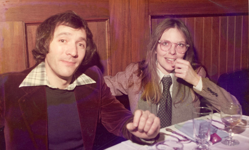 А это Дайан Китон в ресторане, 1980 год. Спорим, такой вы ее не помните? Фото Getty