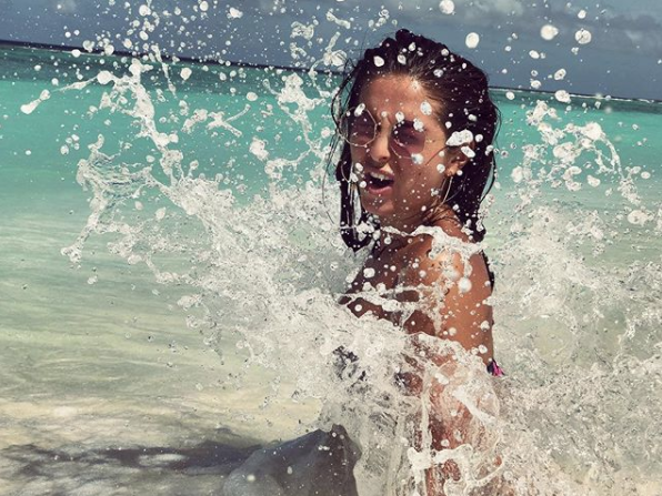 Певица Нюша отдыхает на Мальдивах вместе со всей семьей. Фото instagram.com/nyusha_nyusha/?hl=ru