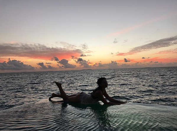 Певица Нюша отдыхает на Мальдивах вместе со всей семьей. Фото instagram.com/nyusha_nyusha/?hl=ru