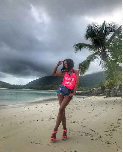 Ольга Бузова работает на Сейшелах. Фото instagram.com/buzova86/?hl=ru