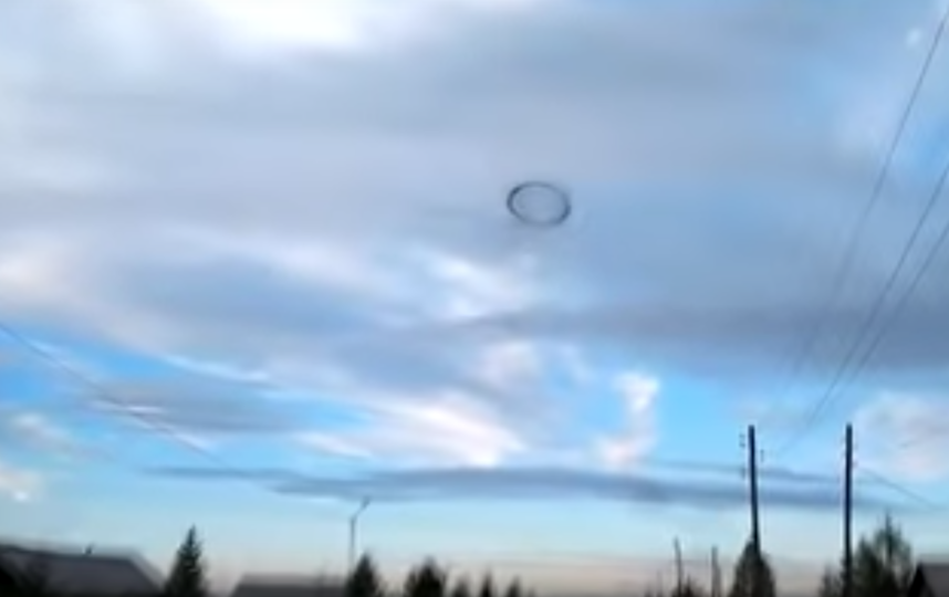 Кольцо в небе над селом Чара. Фото Скриншот Youtube
