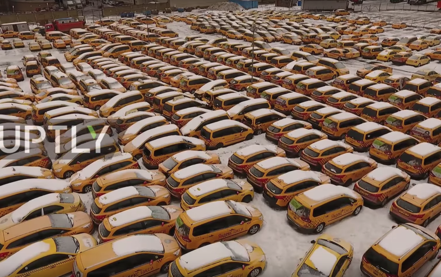 Кладбище такси. Фото Ruptly TV, Скриншот Youtube