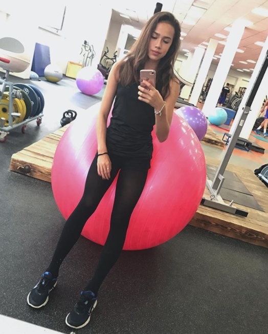 Алина Загитова. Фото Instagram @azagitova