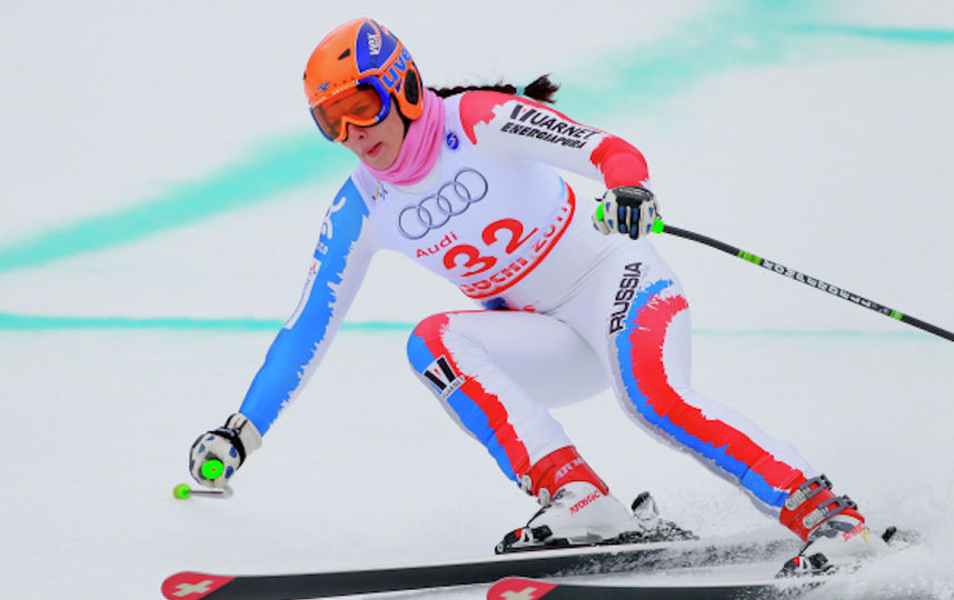 Мария Комиссарова на соревнованиях по скоростному спуску на этапе Кубка Европы по горнолыжному спорту среди женщин. Фото РИА Новости