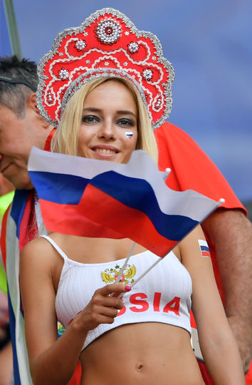 Болельщица матча Уругвай – Россия. Фото AFP